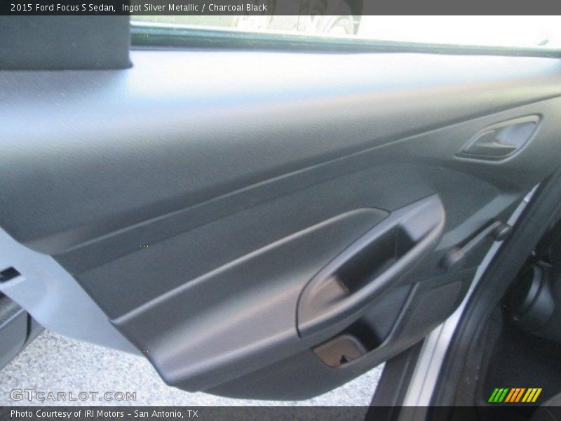 Ingot Silver Metallic / Charcoal Black 2015 Ford Focus S Sedan