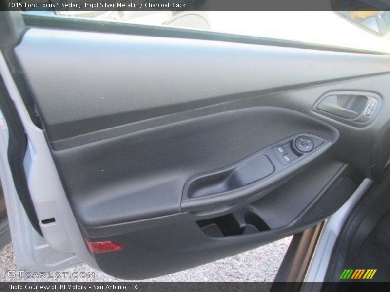 Ingot Silver Metallic / Charcoal Black 2015 Ford Focus S Sedan