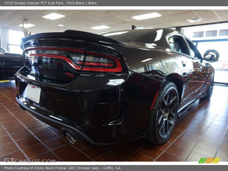 Pitch Black / Black 2016 Dodge Charger R/T Scat Pack