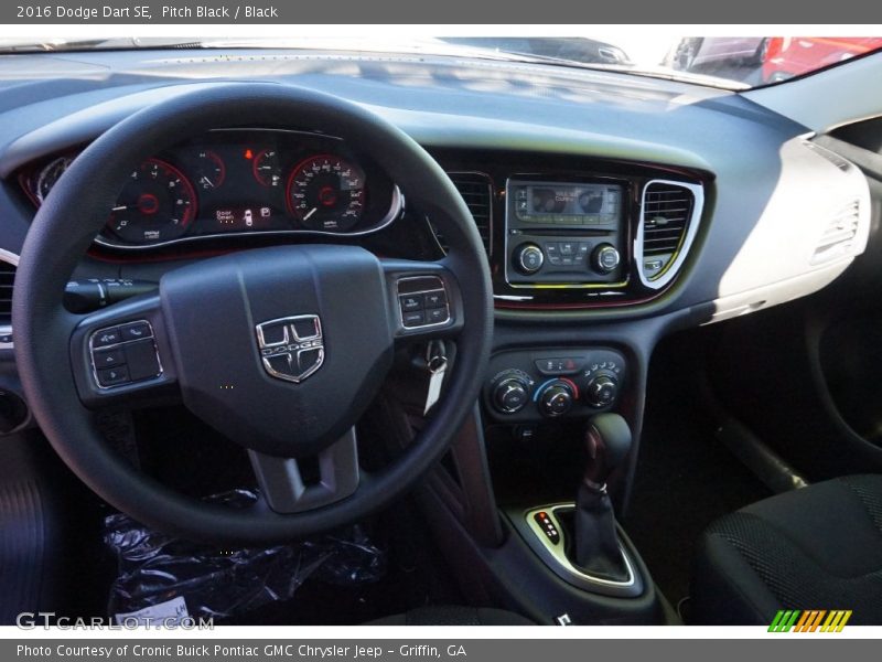 Pitch Black / Black 2016 Dodge Dart SE