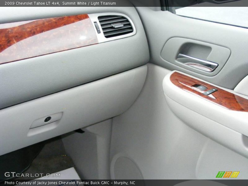 Summit White / Light Titanium 2009 Chevrolet Tahoe LT 4x4