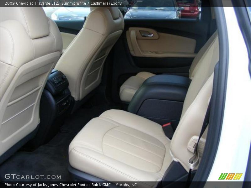 Summit White / Cashmere/Ebony 2009 Chevrolet Traverse LTZ