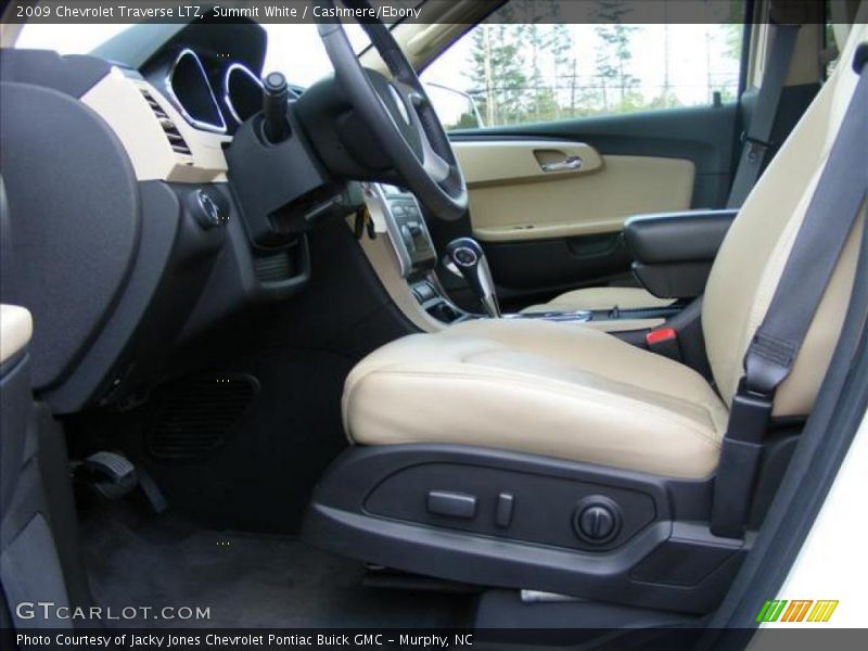 Summit White / Cashmere/Ebony 2009 Chevrolet Traverse LTZ