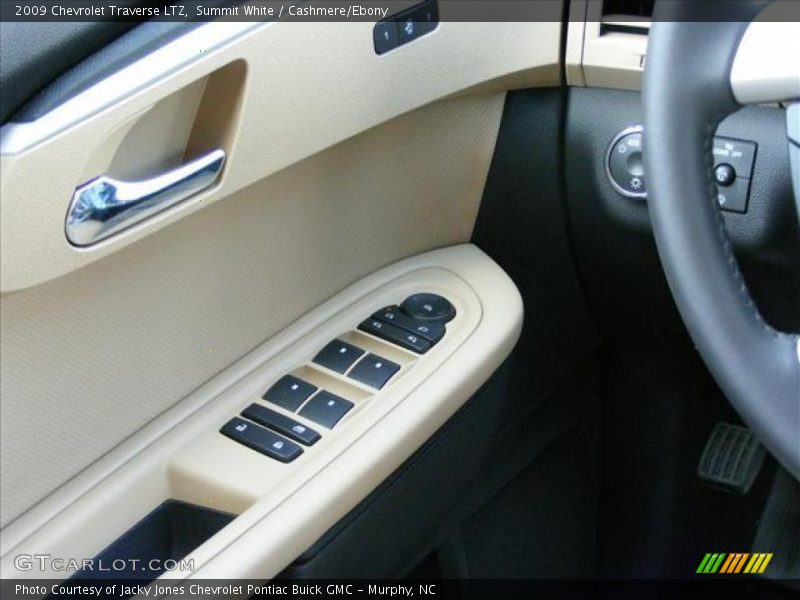 Summit White / Cashmere/Ebony 2009 Chevrolet Traverse LTZ