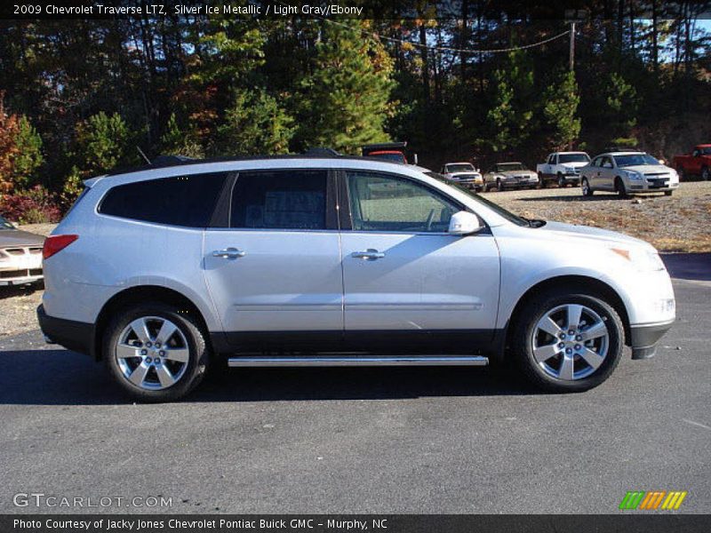Silver Ice Metallic / Light Gray/Ebony 2009 Chevrolet Traverse LTZ