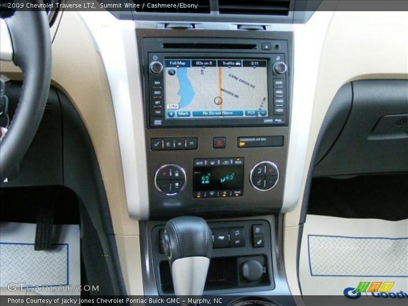 Summit White / Cashmere/Ebony 2009 Chevrolet Traverse LTZ