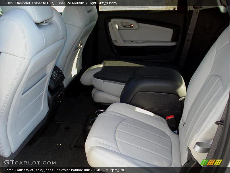 Silver Ice Metallic / Light Gray/Ebony 2009 Chevrolet Traverse LTZ