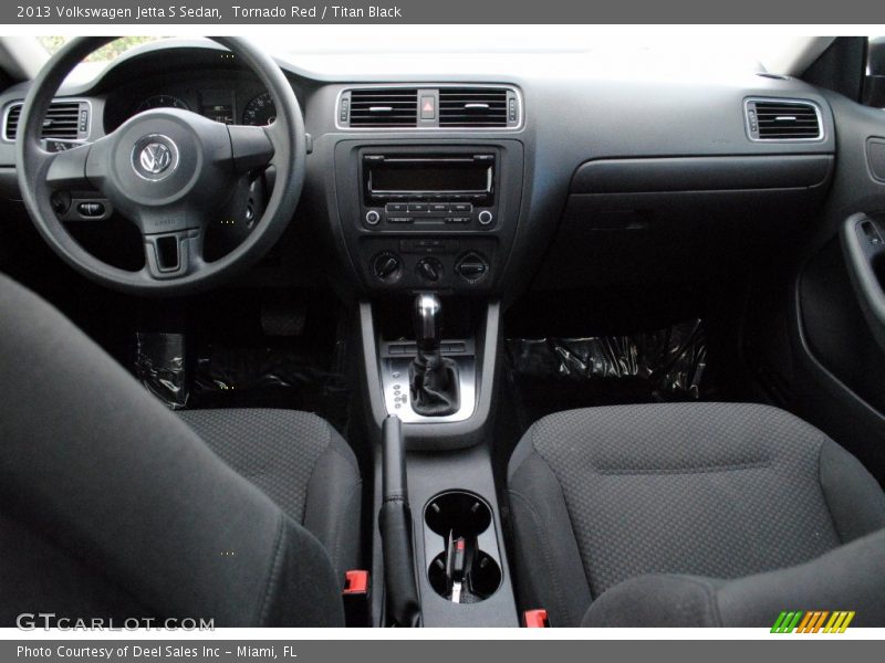 Tornado Red / Titan Black 2013 Volkswagen Jetta S Sedan