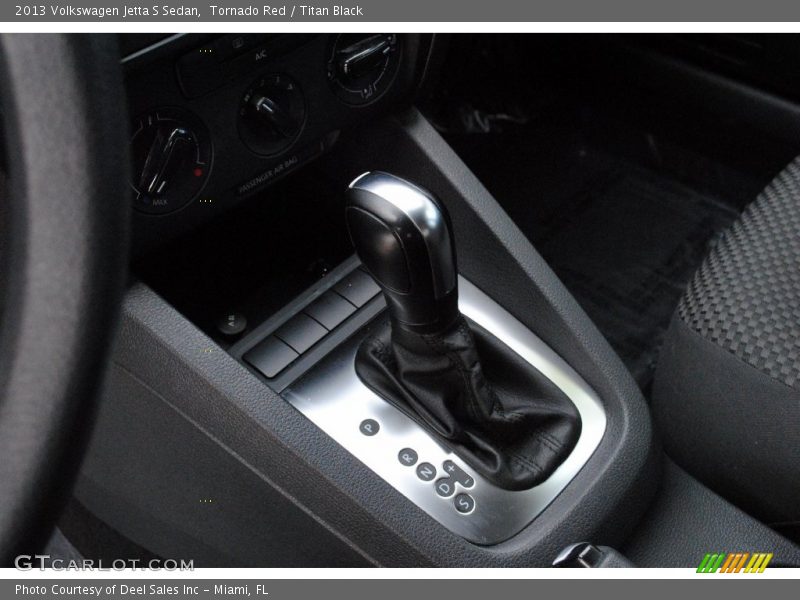 Tornado Red / Titan Black 2013 Volkswagen Jetta S Sedan