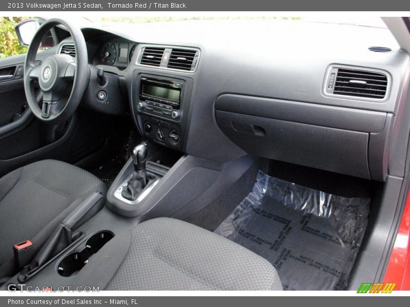 Tornado Red / Titan Black 2013 Volkswagen Jetta S Sedan
