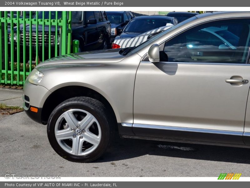 Wheat Beige Metallic / Pure Beige 2004 Volkswagen Touareg V8