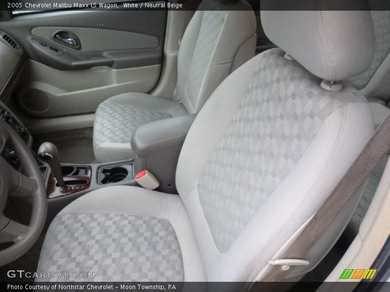 White / Neutral Beige 2005 Chevrolet Malibu Maxx LS Wagon
