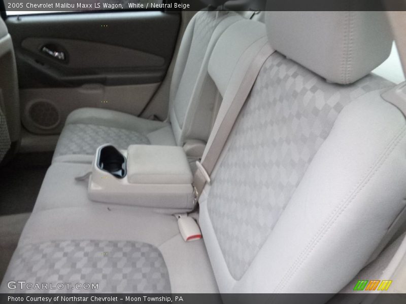 White / Neutral Beige 2005 Chevrolet Malibu Maxx LS Wagon