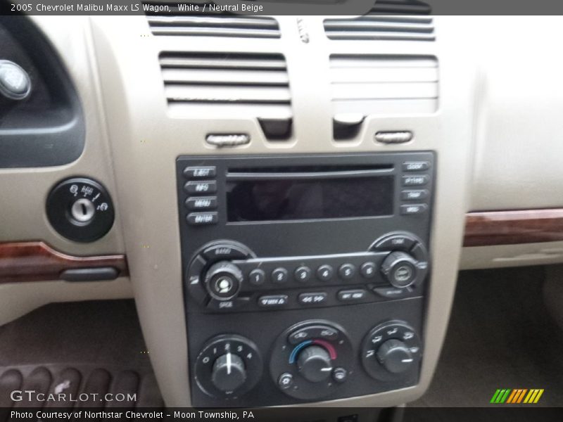 White / Neutral Beige 2005 Chevrolet Malibu Maxx LS Wagon