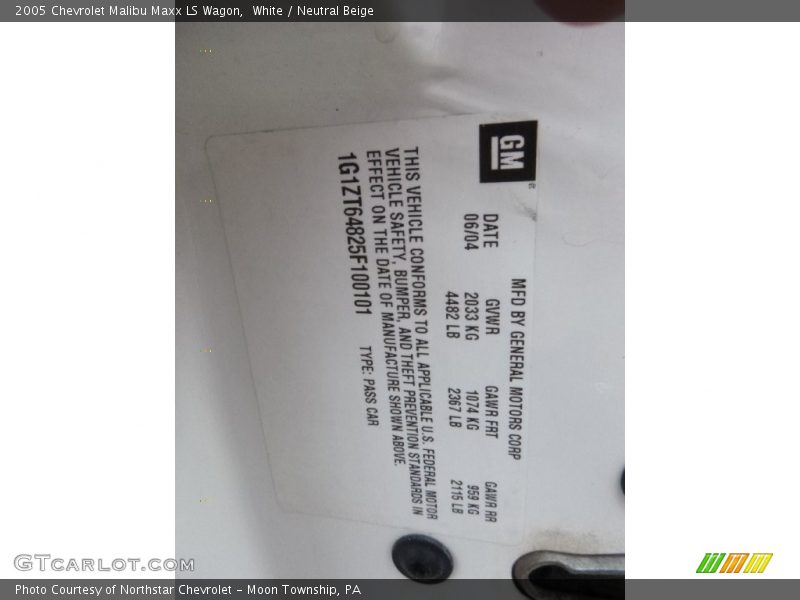 White / Neutral Beige 2005 Chevrolet Malibu Maxx LS Wagon