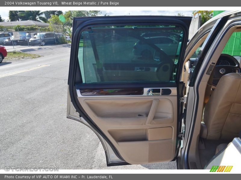 Wheat Beige Metallic / Pure Beige 2004 Volkswagen Touareg V8