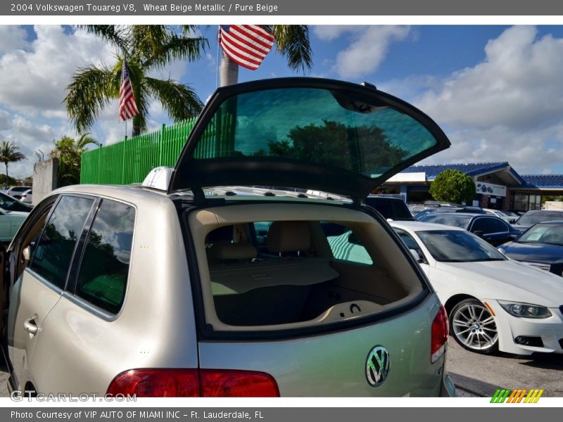 Wheat Beige Metallic / Pure Beige 2004 Volkswagen Touareg V8