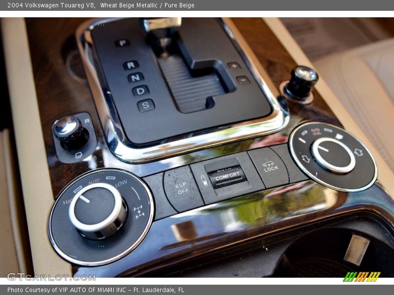 Wheat Beige Metallic / Pure Beige 2004 Volkswagen Touareg V8