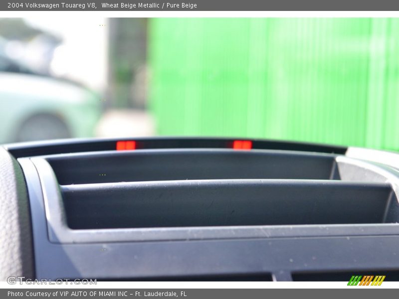 Wheat Beige Metallic / Pure Beige 2004 Volkswagen Touareg V8