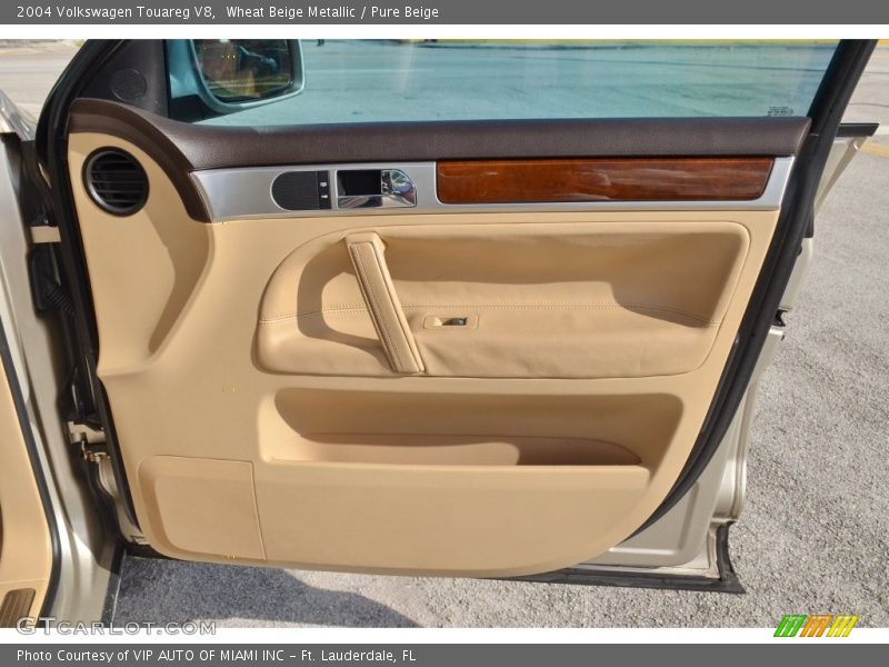Wheat Beige Metallic / Pure Beige 2004 Volkswagen Touareg V8