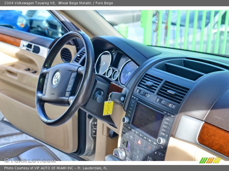 Wheat Beige Metallic / Pure Beige 2004 Volkswagen Touareg V8