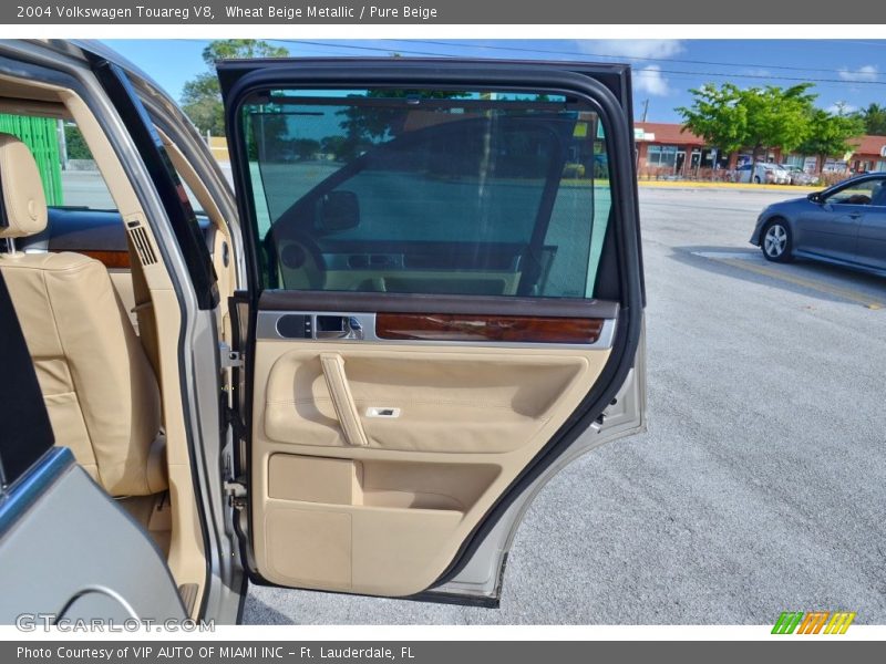 Wheat Beige Metallic / Pure Beige 2004 Volkswagen Touareg V8