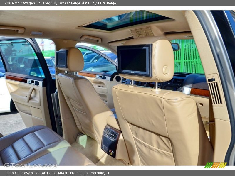 Wheat Beige Metallic / Pure Beige 2004 Volkswagen Touareg V8