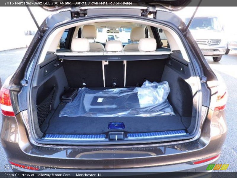 Dakota Brown Metallic / Silk Beige 2016 Mercedes-Benz GLC 300 4Matic