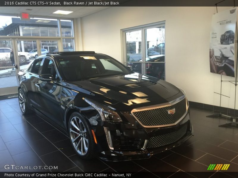 Front 3/4 View of 2016 CTS CTS-V Sedan