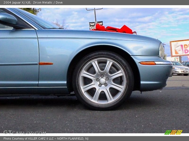 Zircon Metallic / Dove 2004 Jaguar XJ XJ8