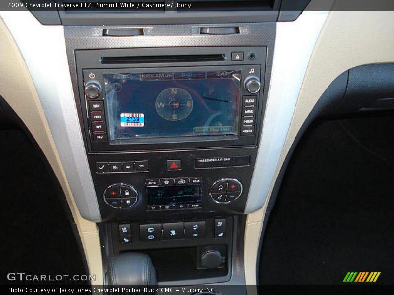 Summit White / Cashmere/Ebony 2009 Chevrolet Traverse LTZ