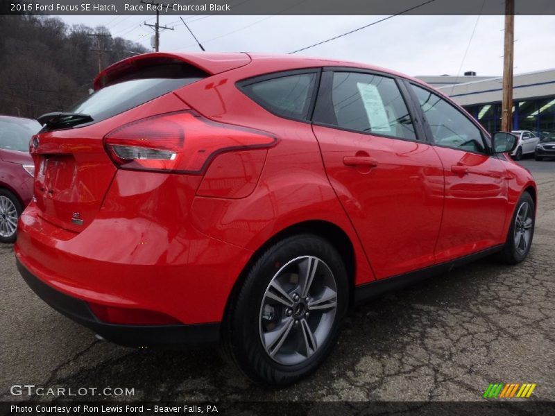 Race Red / Charcoal Black 2016 Ford Focus SE Hatch