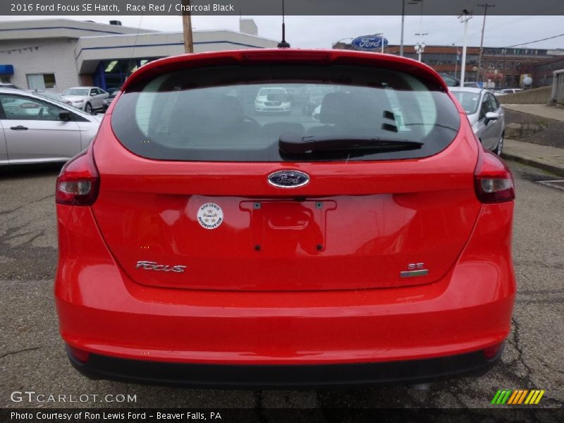 Race Red / Charcoal Black 2016 Ford Focus SE Hatch