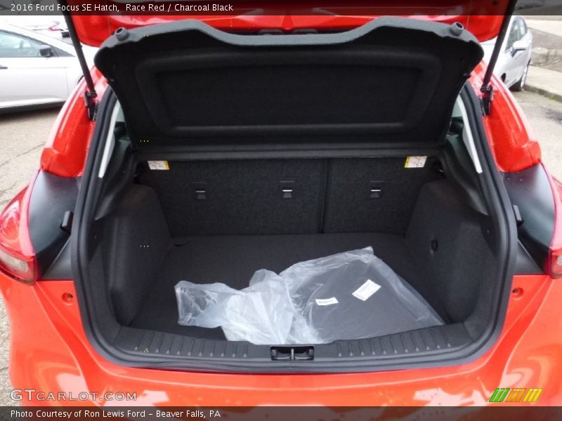 Race Red / Charcoal Black 2016 Ford Focus SE Hatch