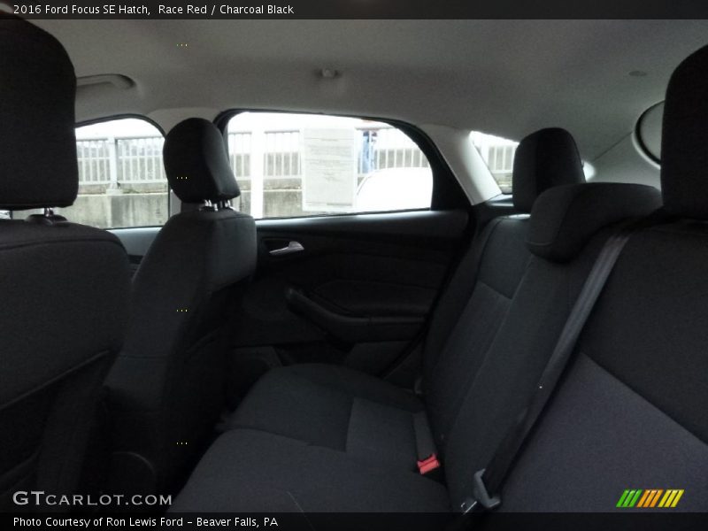 Race Red / Charcoal Black 2016 Ford Focus SE Hatch