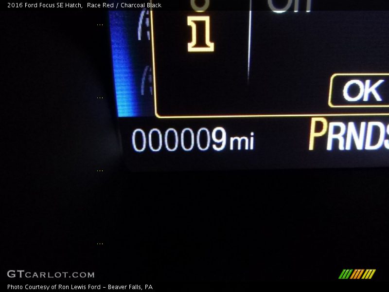 Race Red / Charcoal Black 2016 Ford Focus SE Hatch