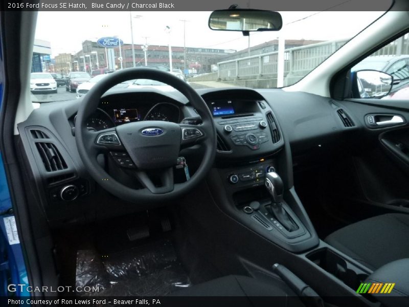 Blue Candy / Charcoal Black 2016 Ford Focus SE Hatch