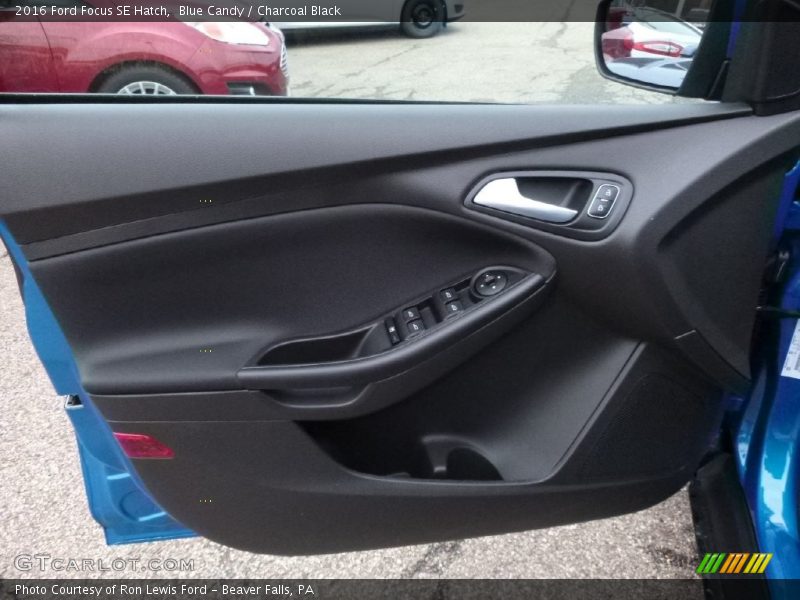 Blue Candy / Charcoal Black 2016 Ford Focus SE Hatch