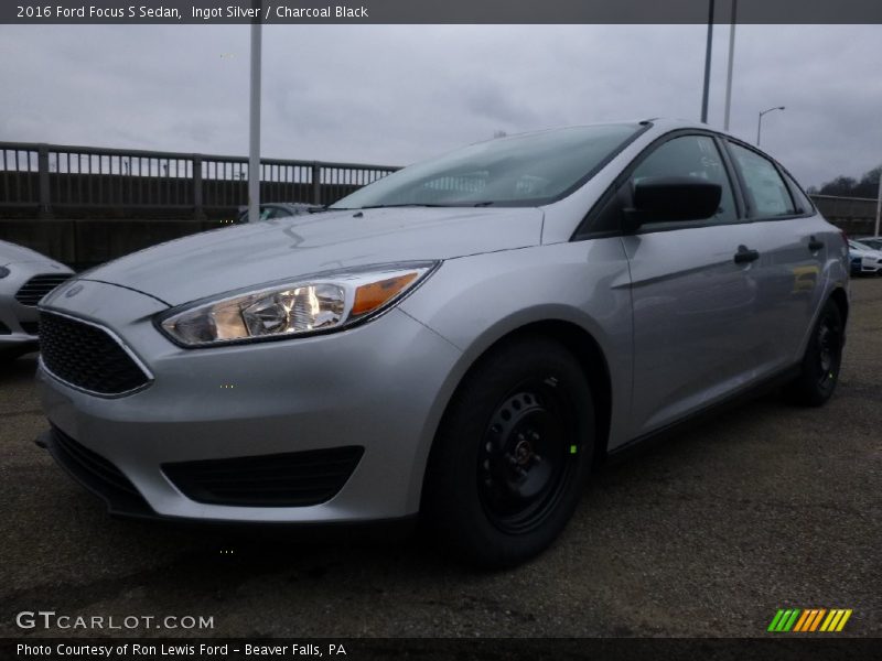 Ingot Silver / Charcoal Black 2016 Ford Focus S Sedan
