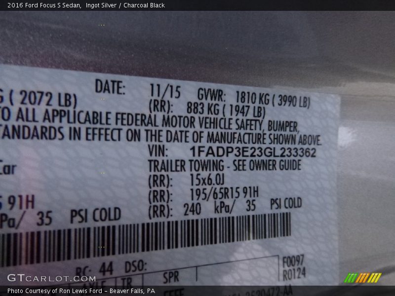 Ingot Silver / Charcoal Black 2016 Ford Focus S Sedan