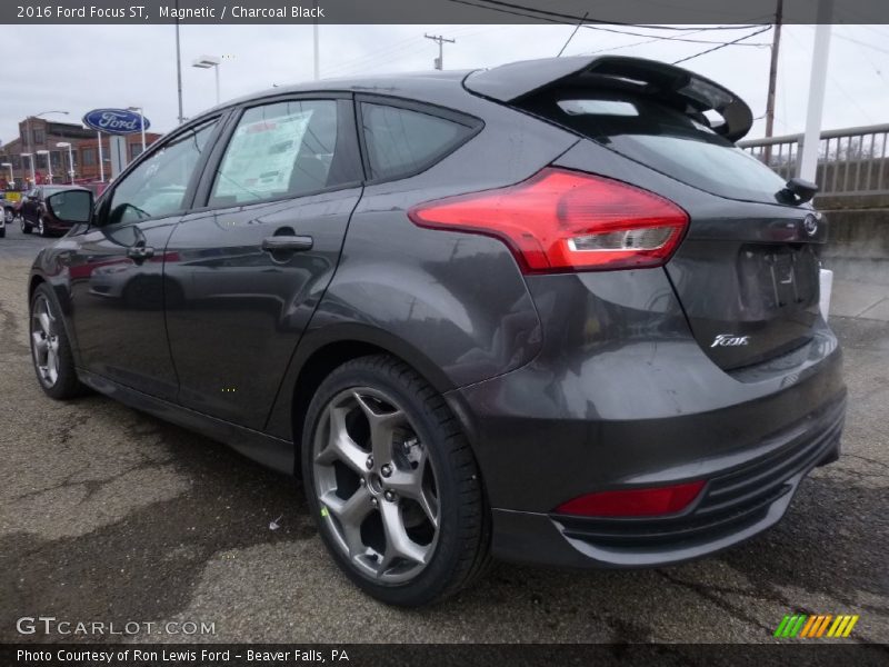 Magnetic / Charcoal Black 2016 Ford Focus ST