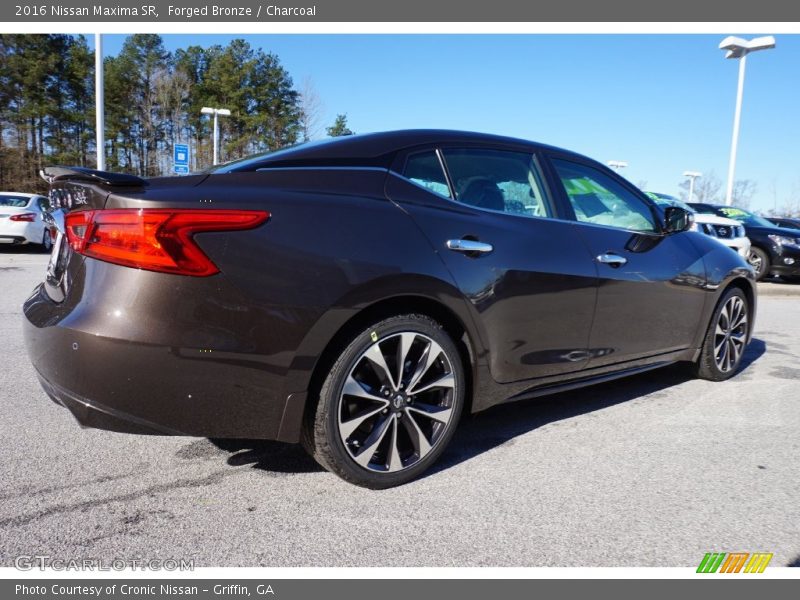 Forged Bronze / Charcoal 2016 Nissan Maxima SR