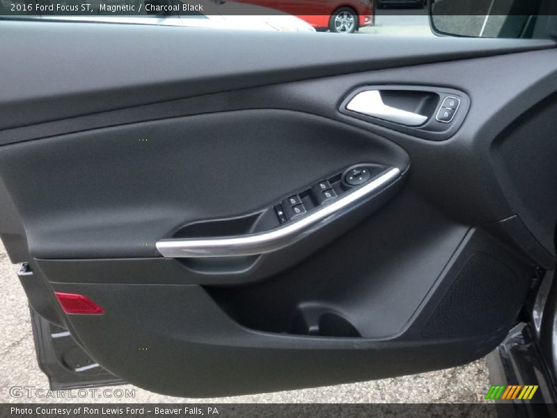 Magnetic / Charcoal Black 2016 Ford Focus ST