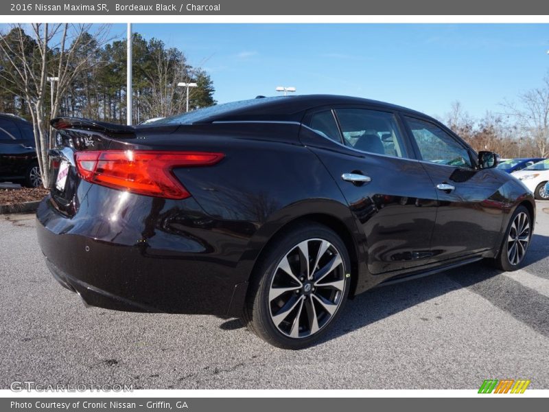 Bordeaux Black / Charcoal 2016 Nissan Maxima SR
