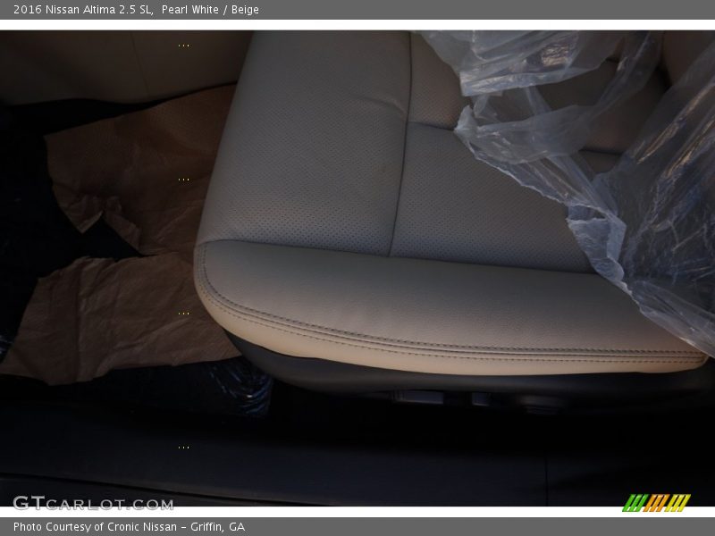 Pearl White / Beige 2016 Nissan Altima 2.5 SL