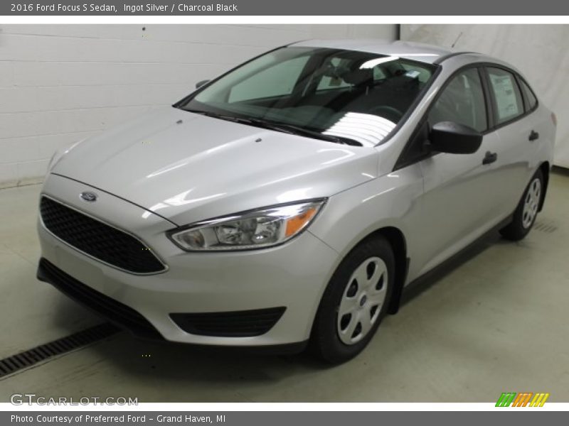 Ingot Silver / Charcoal Black 2016 Ford Focus S Sedan