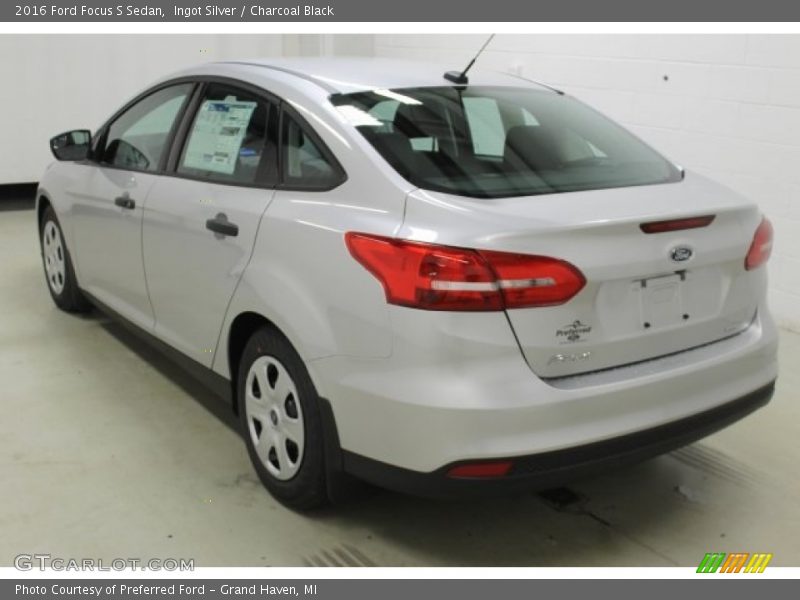 Ingot Silver / Charcoal Black 2016 Ford Focus S Sedan