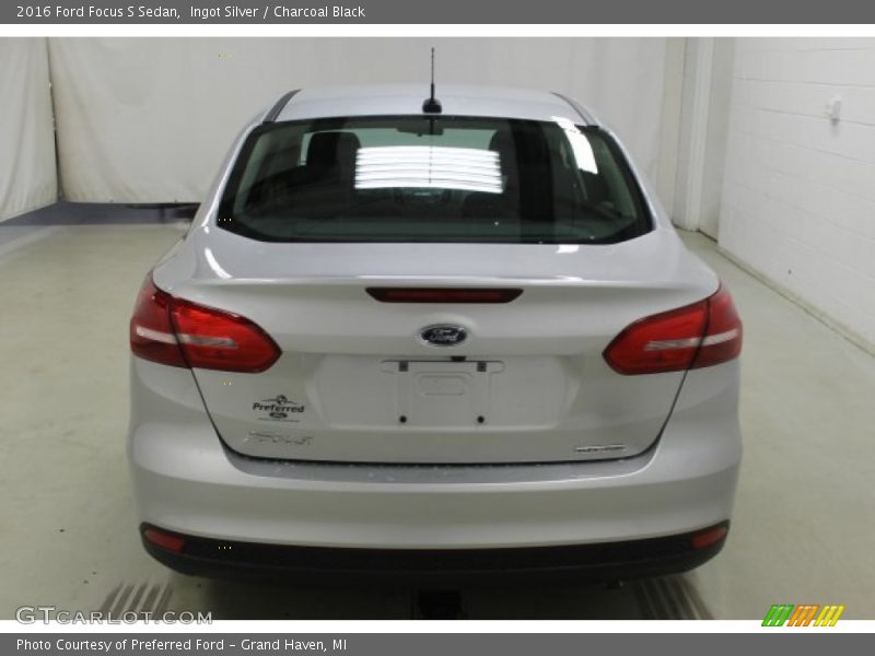 Ingot Silver / Charcoal Black 2016 Ford Focus S Sedan