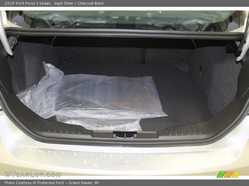 Ingot Silver / Charcoal Black 2016 Ford Focus S Sedan