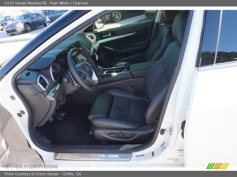 Pearl White / Charcoal 2016 Nissan Maxima SR
